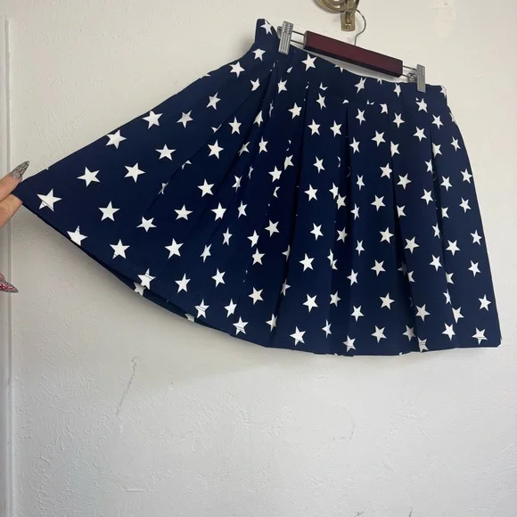 Wonder Woman DC Comics Pleated Circle Skirt - Picture 7 of 7